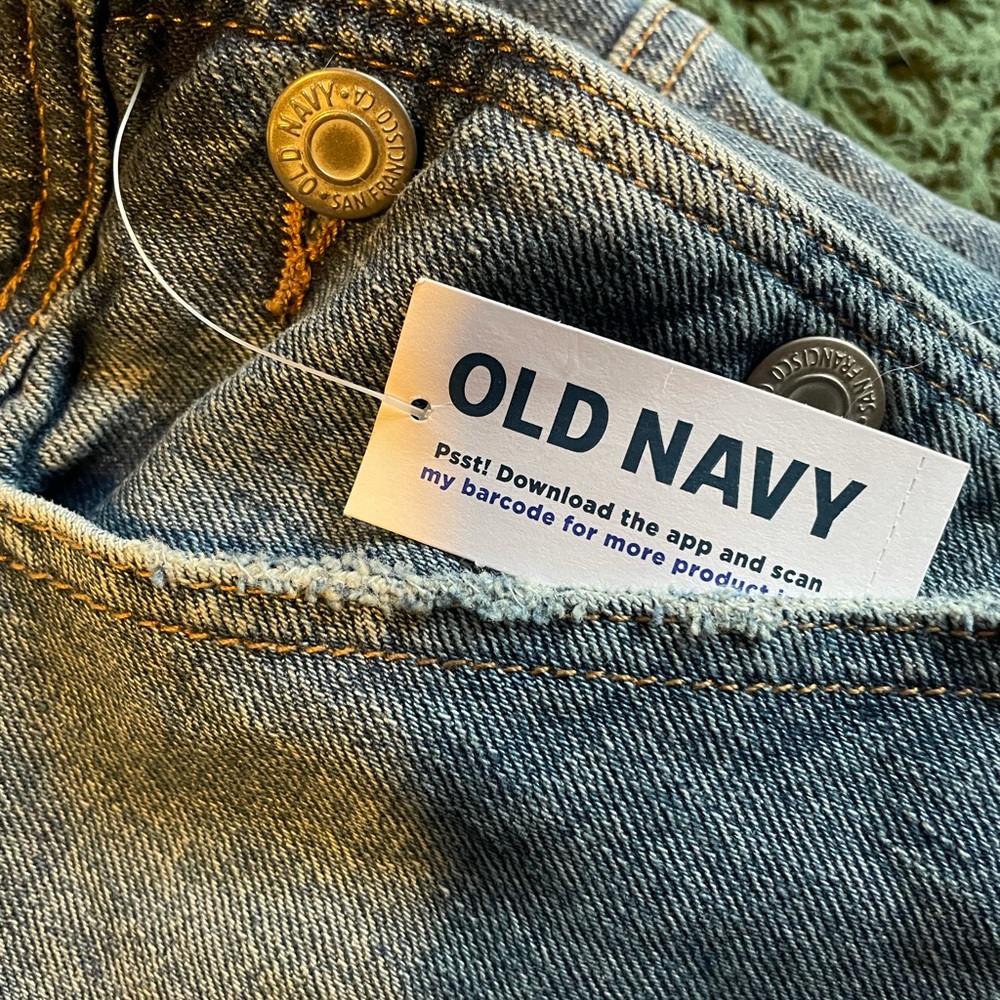 *Brand NEW* never been worn Old Navy Overalls. Regular length - Women’s Size 12